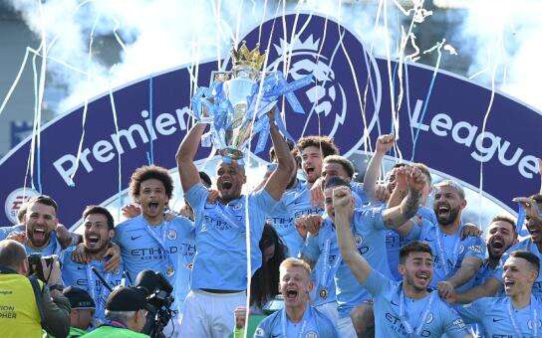 展现出了卓 展现出了卓